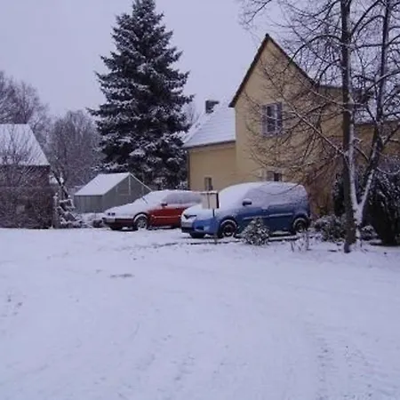 Bauernhaushaelfte Ueber Zwei Etagen Mit Garten, In Ruhiger Lage